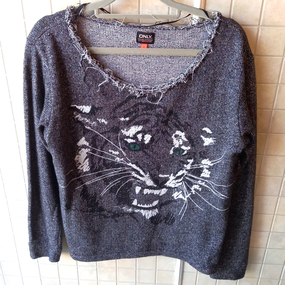 💕Host Pick💕 Only Tiger print shimmery sweater